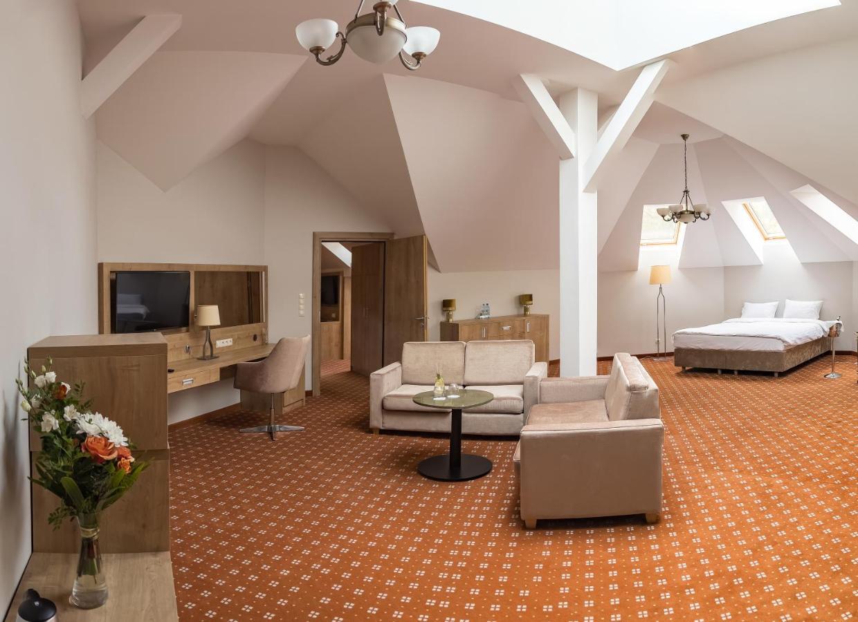 Hotel Malbork - Centrum Konferencyjne Екстериор снимка